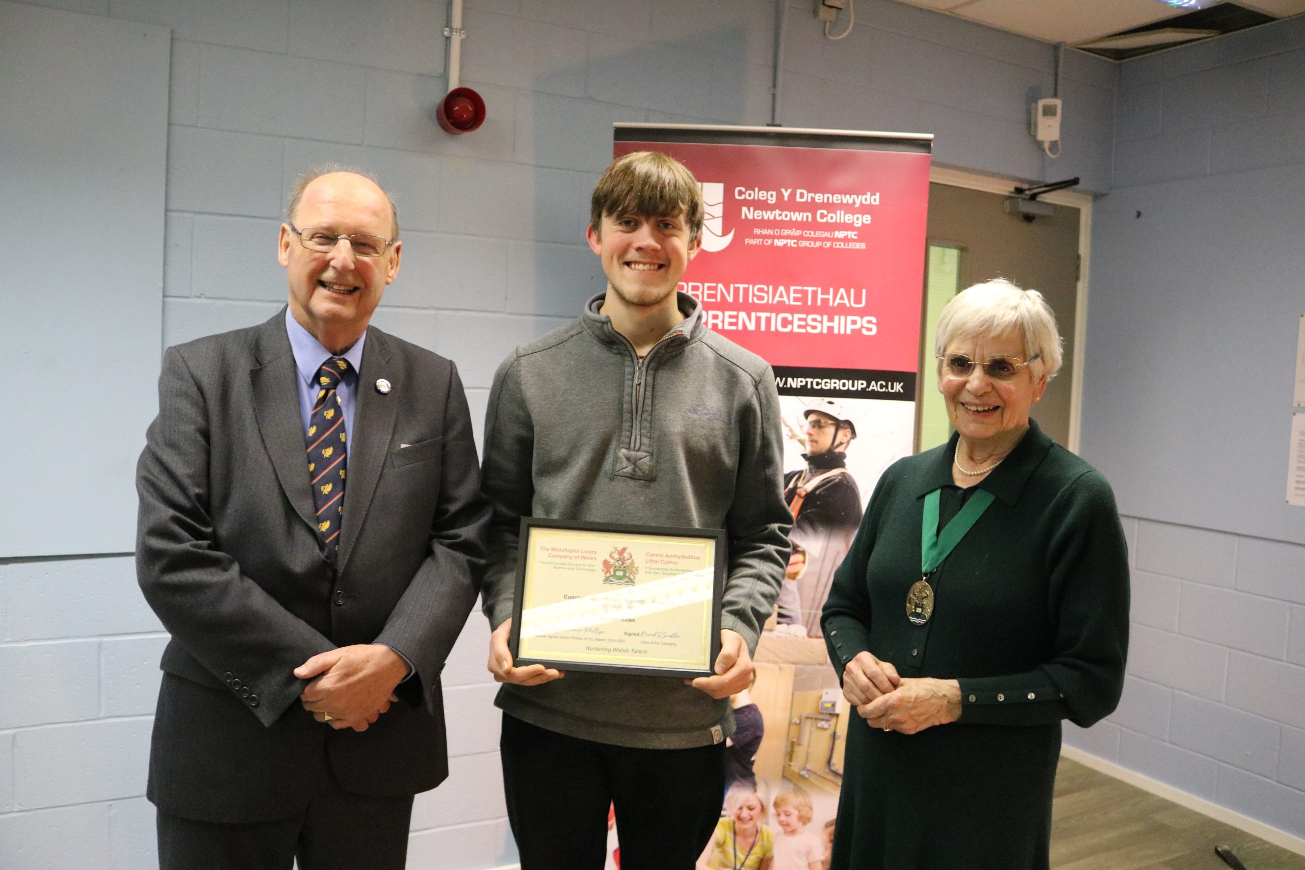 Student Anakin Males being presented with his Livery Award.